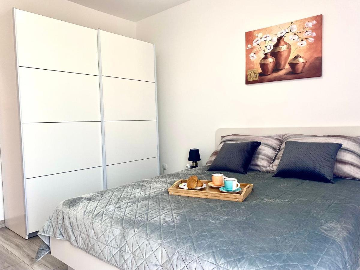 Ema Apartment Pula Eksteriør billede