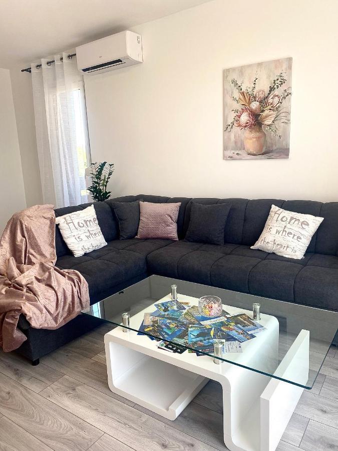 Ema Apartment Pula Eksteriør billede